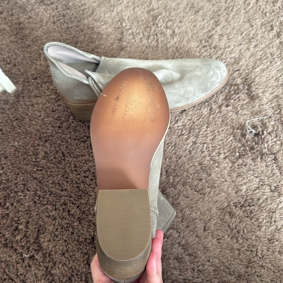 Women’s BP. Barris Block Heel Bootie size 10 US color ‘new light grey suede’ - Picture 2 of 4